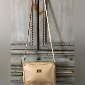Just a pale touch of gold to this bag